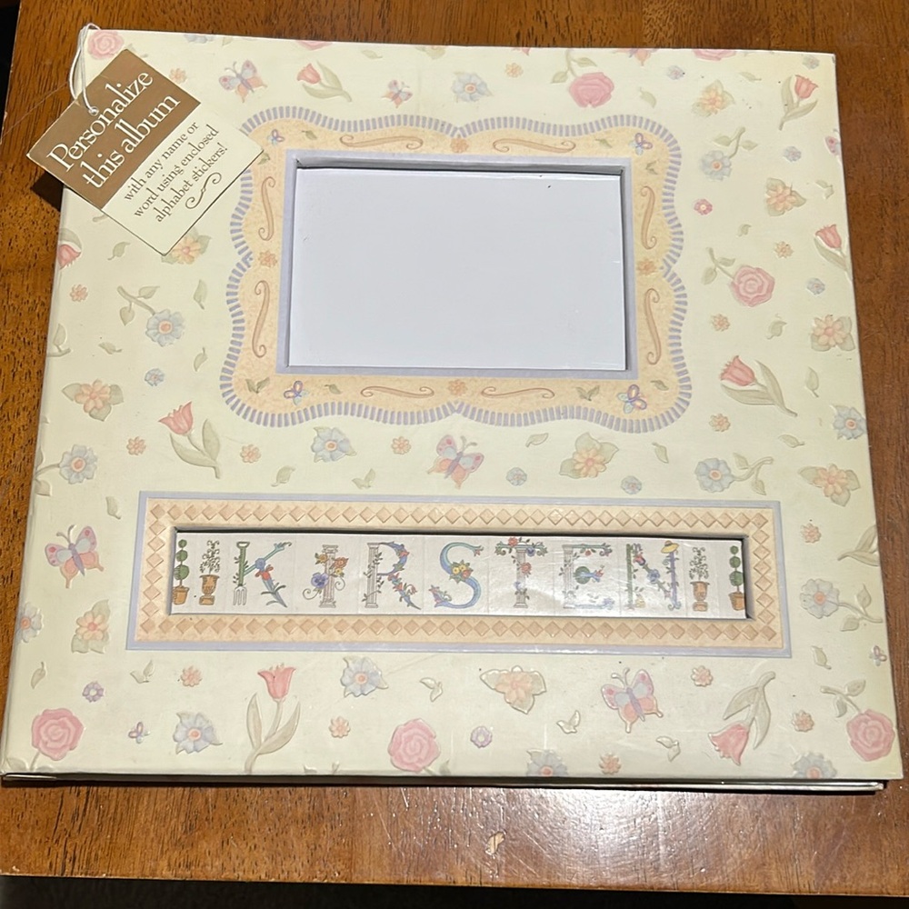Vintage personalizable floral scrapbook